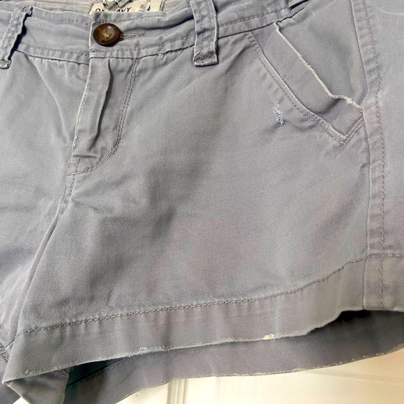 Old Navy grey distressed chino shorts Sz.4 - Picture 7 of 7